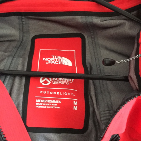 Red medium summit series L5 jacket - Picture 4 of 6